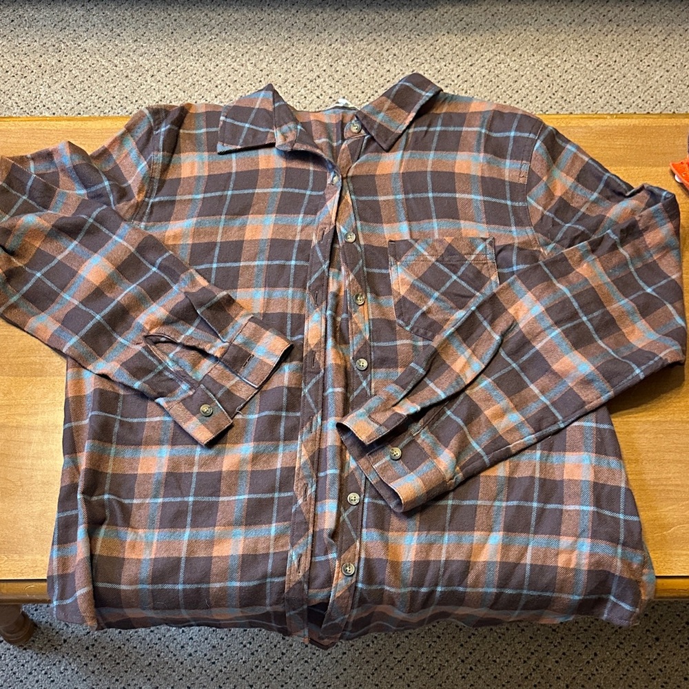Maurices Women’s Brown and Blue Plaid Button Down Shirt - Size Medium - NWOT